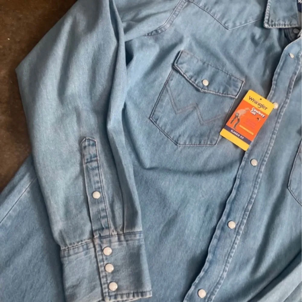 ⭐️NEW WRANGLER COWBOY CUT® LONG SLEEVE WESTERN DENIM SNAP WORK SHIRT- LARGE TALL - Picture 7 of 10